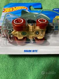 Hot Wheels Lotto Shark Bite Gold + Verde TH