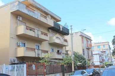 3 LOCALI A PALERMO