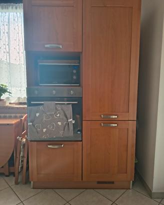cucina completa di elettrodomestici 