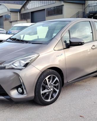 Toyota Yaris 1.5 Hybrid 5 porte Business