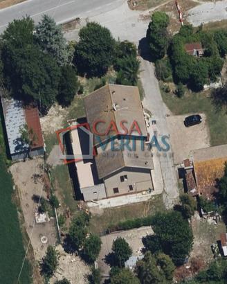 Soluzione immobiliare TRE appartamenti e annessi