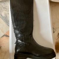 Stivali  in pelle Alesya