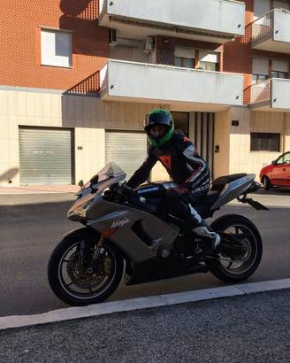 Moto Kawasaki 636 anno 2005