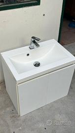 Mobile bagno lavandino e mobile colonna