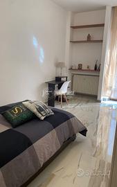 Stanza singola con balcone privato - Zona Stazione