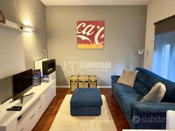 BILOCALE IN CENTRO A INTRA!