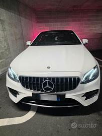 Mercedes e 220 coupe 4 matic