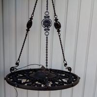Lampadario antico in ferro battuto
