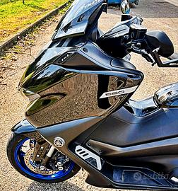 YAMAHA TMAX 560 SUPER ACCESSORIATO