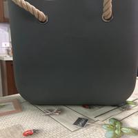 o bag grigia