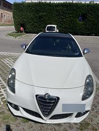 Giulietta turbo benzina exclusive leggi