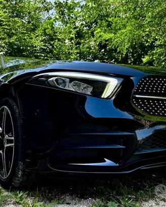 Mercedes Benz Classe A 180d AMG Night Edition