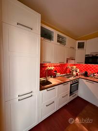 Cucina completa di elettrodomestici