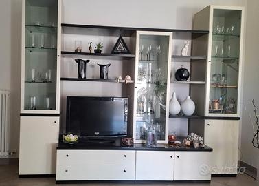 Mobile sala e divano