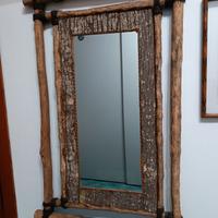 Specchio d'arredo in legno grezzo corteccia 