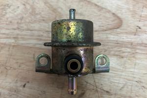 Regolatore pressione benzina Alfa 75 33 155