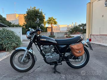 Moto Yamaha SR400