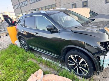 NISSAN XTRAIL 2019 2.0 INCIDENTATA