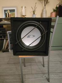 subwoofer alpine (800w RMS) con amplificatore 