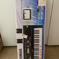 Tastiera Yamaha EZ 220 nera nuova