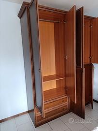 Armadio in legno massello