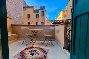 Appartamento con terrazzino