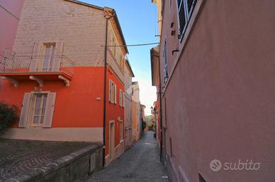 VILLA A SCHIERA A SIROLO