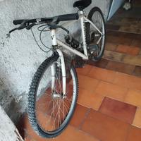 Mountain-bike  bianca