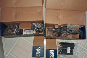 kit ammortizzatori nuovi mai aperti,con cartellino