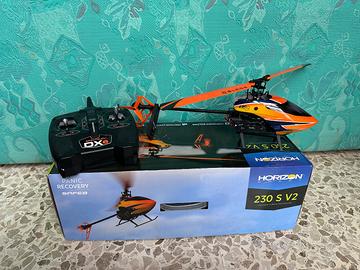Elicottero radiocomandato volo 3d