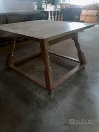 Tavolo tirolese 130x130 in VERO LEGNO massiccio.