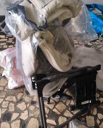 trio neonato peg Perego e vari oggetti 