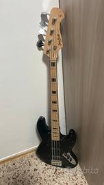Bass guitar