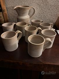 Servizio brocca e bicchieri in ceramica smaltata