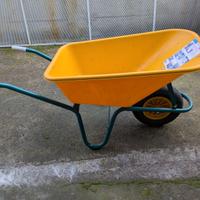 carriola giardinaggio