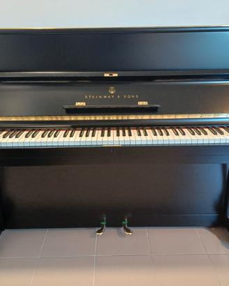 Pianoforte verticale STEINWAY & SONS Mod. Z