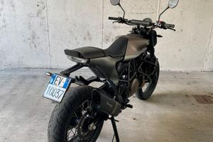 Husqvarna Svartpilen 701 Style