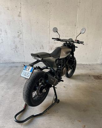 Husqvarna Svartpilen 701 Style