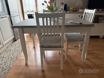 Tavolo nuovo con 4 sedie