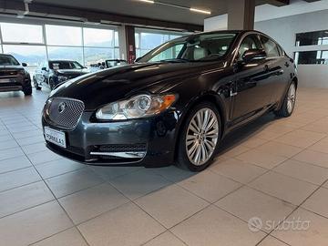 Jaguar XF 3.0 D V6 Luxury