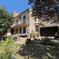 CASA SEMINDIPENDENTE A SPELLO