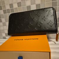 Portafoglio nero tinta inita Vuitton zip around