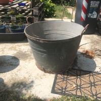 Tinozza, mastello, catino in ferro tre manici