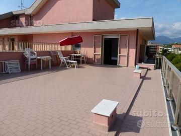 Bilocale Attico Grande terrazzo - Pietra Ligure