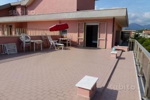 Bilocale Attico Grande terrazzo - Pietra Ligure