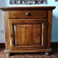 Mobile basso con anta e cassetto