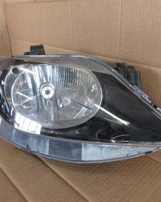 Proiettore destro SEAT IBIZA del 2010