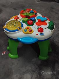 Tavolo giardino delle parole