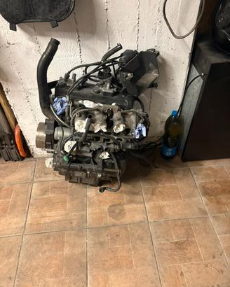 Motore fz 600