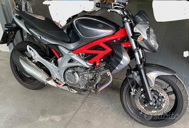 Suzuki SFV Gladius 650 - 2010